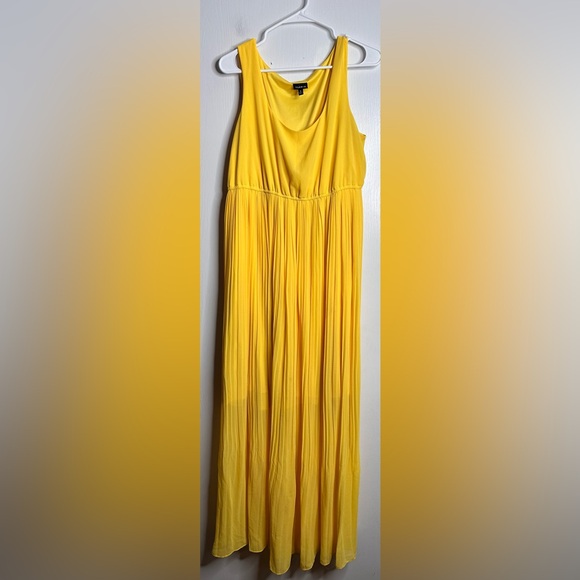 torrid Dresses & Skirts - Torrid chiffon maxi dress. Size 0 (large)